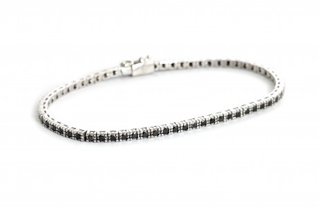 18K white gold bracelet set with black diamonds